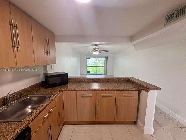 Building Photo - 8060 N Colony Cir