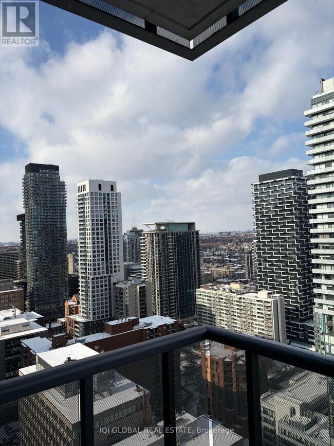 Building Photo - 125 Redpath Ave