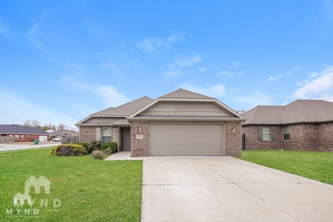 Building Photo - 421 Carlson St