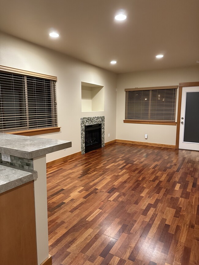 Foto del edificio - 9216 35th Ave SW