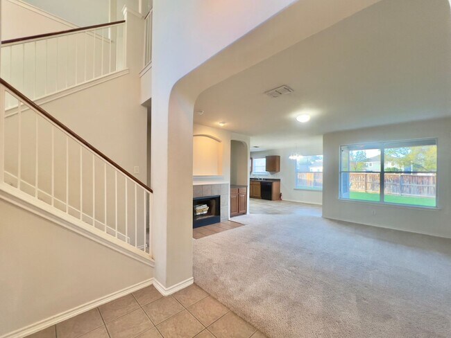 Building Photo - $1745 for 12 months or $1700 for 24 months