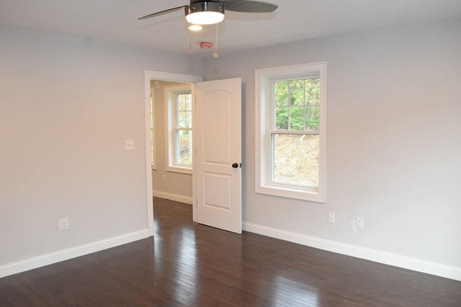 HArdwood Throughout - 469 Sherman St
