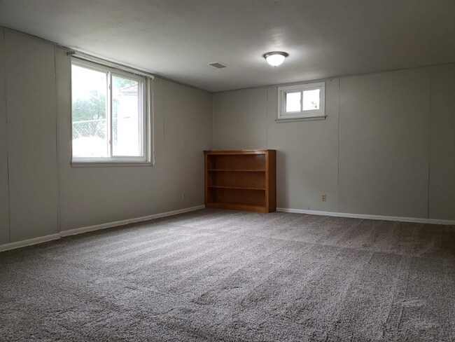 Building Photo - 9701 Kessler St