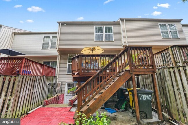 Foto del edificio - 7840 Foxfarm Ln
