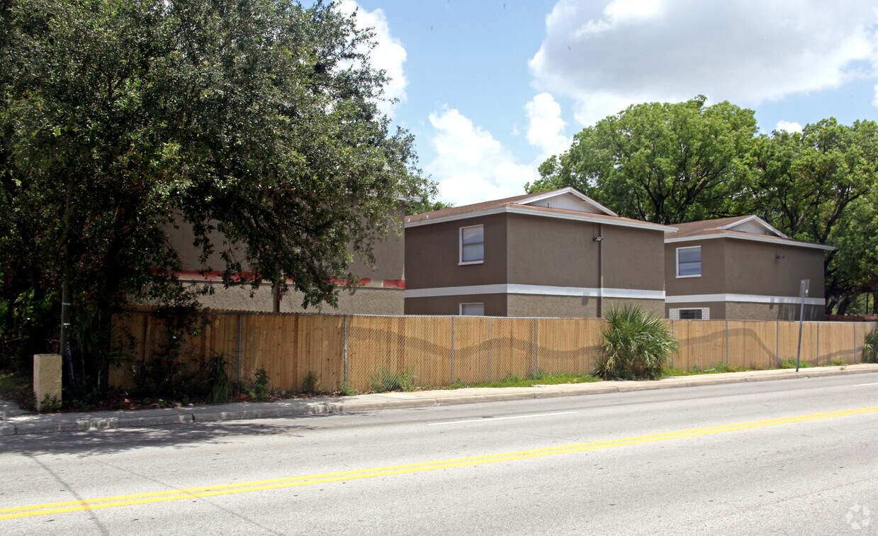 Building Photo - 710-714 E Floribraska Ave