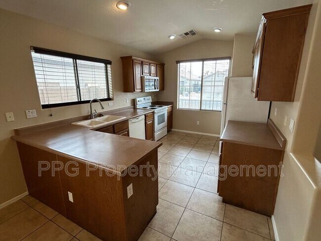 Building Photo - 10152 W Veliana Way
