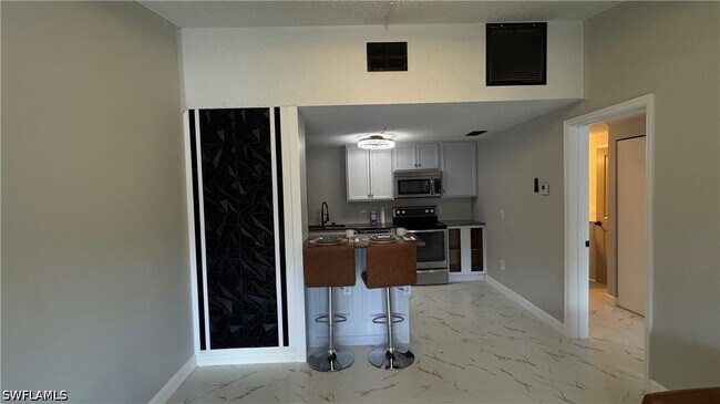 Foto del edificio - 5222 Treetops Dr
