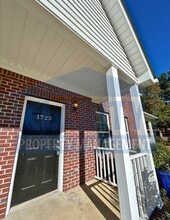 Building Photo - 1725 New Castle Dr NE