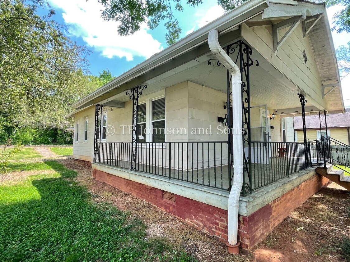 Foto principal - 2415 Stockton St