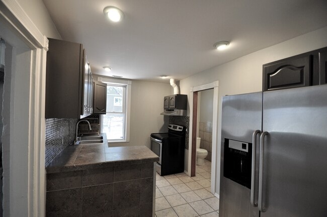 Building Photo - 3941 Kalamath St