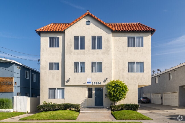 Fotografía del edificio - 12304 Grevillea Ave.