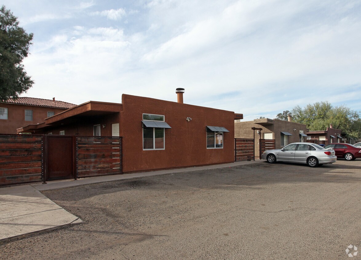 Primary Photo - 3055-3085 E Allen Rd