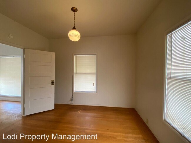 Building Photo - 3 br, 2 bath House - 345 Taylor Road