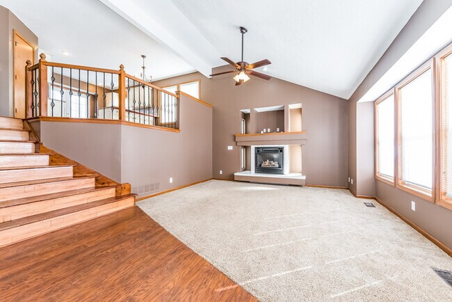 Building Photo - 8515 N Robinhood Ave