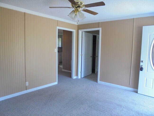 Building Photo - 533 County Road 255, New Brockton, AL