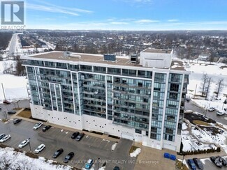 Building Photo - 7711-7711 Green Vista Gate