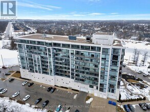 Building Photo - 7711-7711 Green Vista Gate
