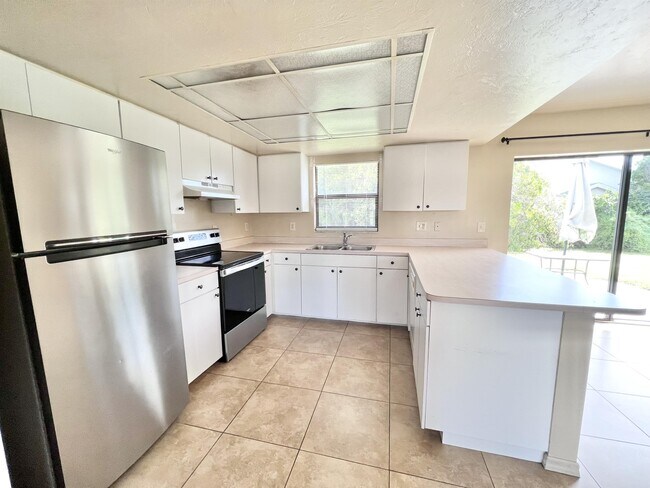 Foto del edificio - 17607 Cypress Point Rd