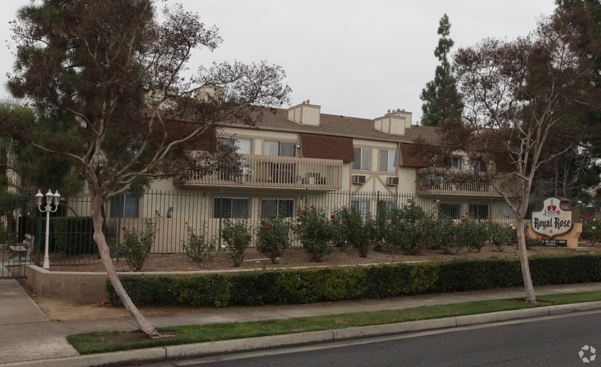 Foto principal - Royal Rose Apartments