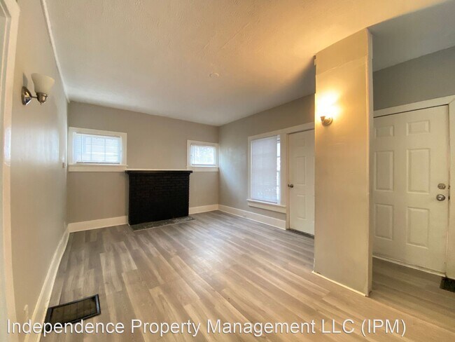 Building Photo - 3 br, 2 bath House - 221 E Siebenthaler Ave