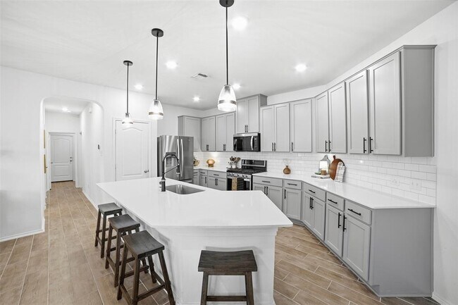 Foto del edificio - 517 Lady Swiss Ln