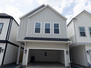Building Photo - 6713 Parker Grv Ln