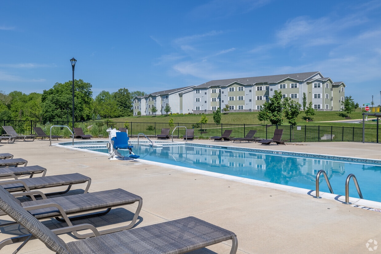 Salt Water Swimming Pool - Oakwood Hills Apartments