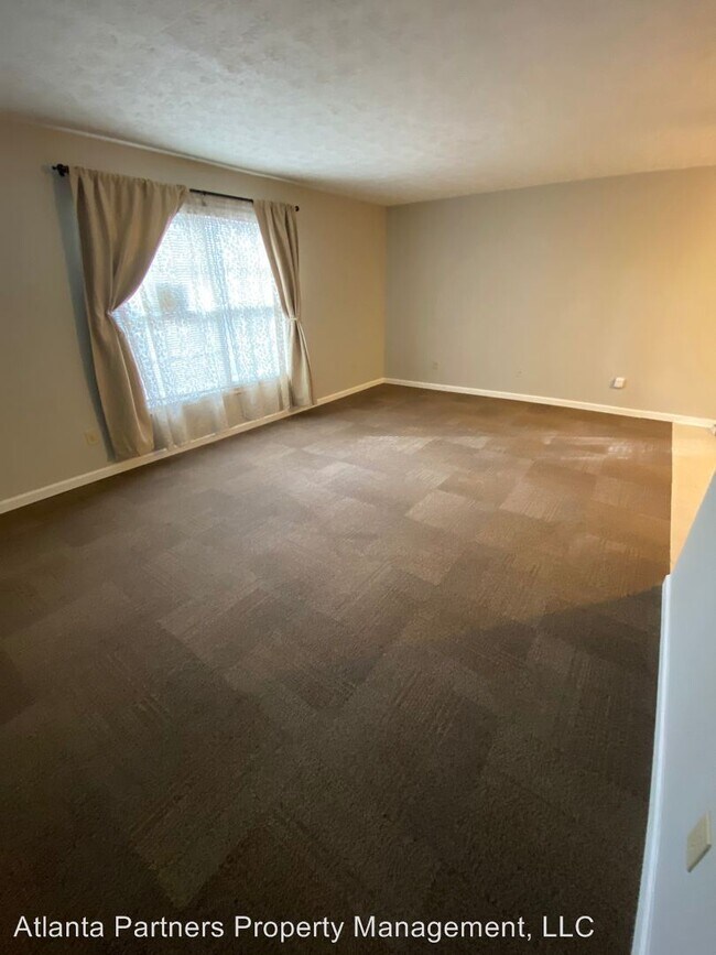 Foto del edificio - 438 Peachtree Ridge Ct NW