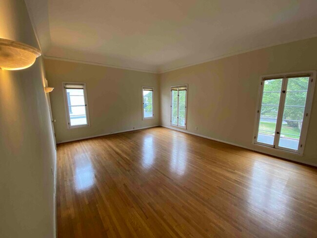 Foto del edificio - 1220 S La Jolla Ave