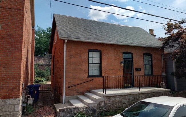 Building Photo - 35 E Hoster St
