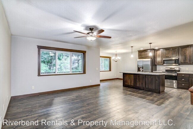 Building Photo - 4 br, 3 bath House - 969 Daisy Lane