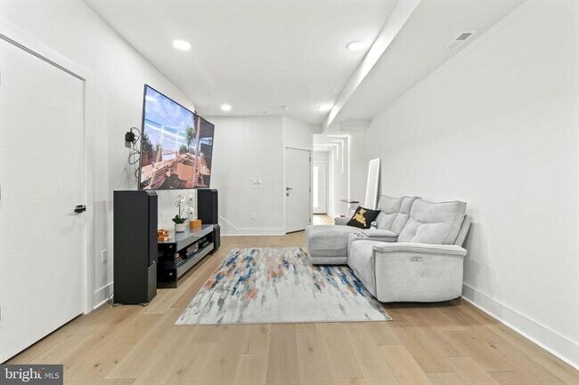 Foto del edificio - 8068 Craig St