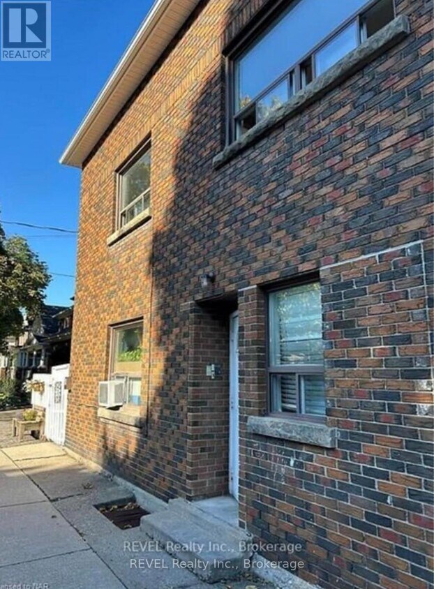Photo principale - 45-45 Louisa St