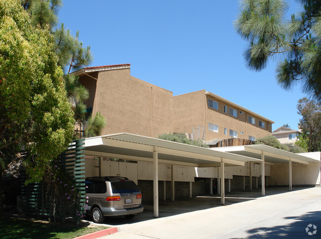 Foto del edificio - Poway Apartments