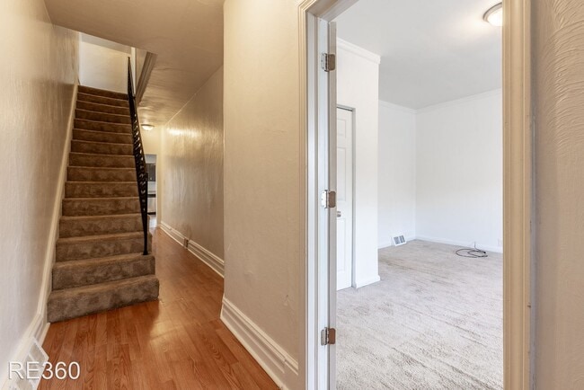 Building Photo - 3 br, 1 bath House - 130 Dengler St Arlington