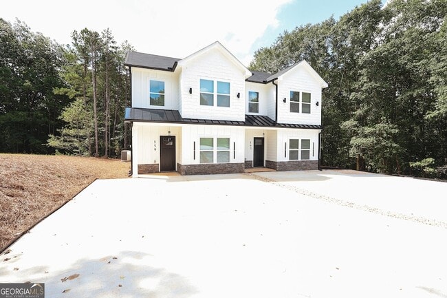 Building Photo - 163 Brad St