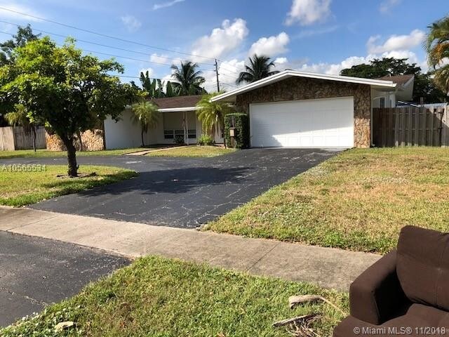 Primary Photo - 861 N Bel Air Dr