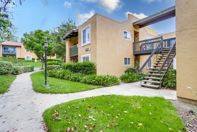 Building Photo - 17173 W Bernardo Dr