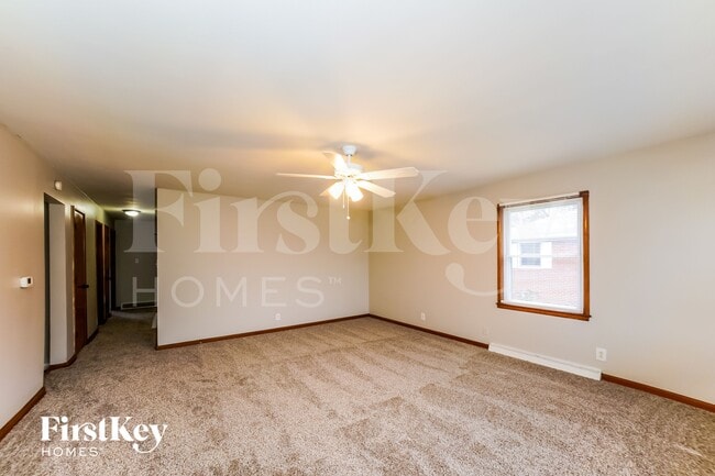 Foto del edificio - 5909 Nash Ln