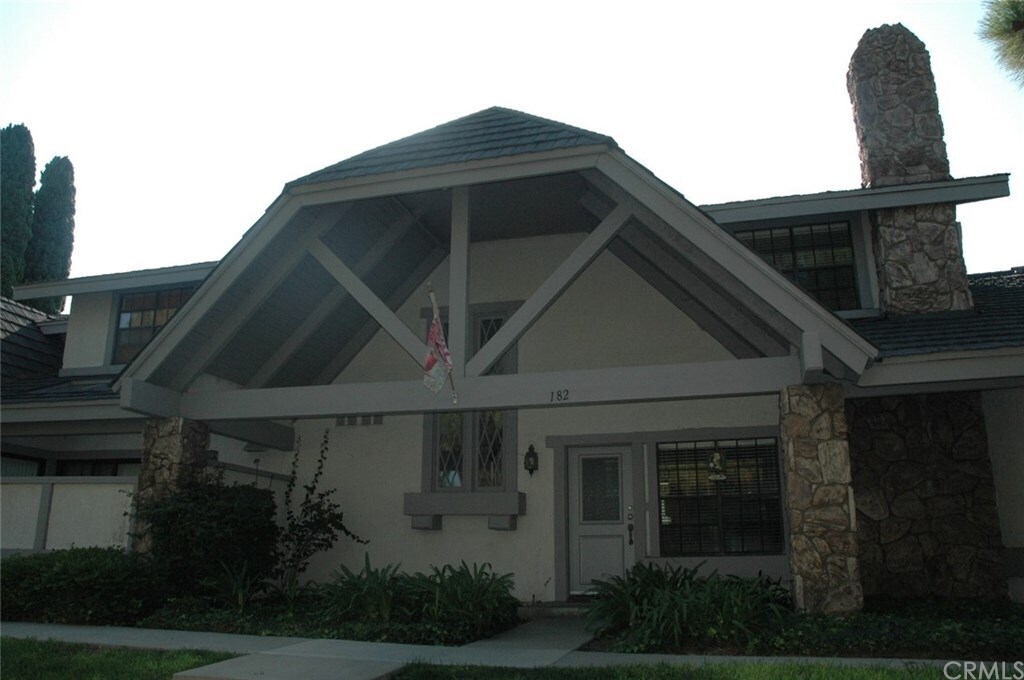 Foto principal - 182 W Yale Loop