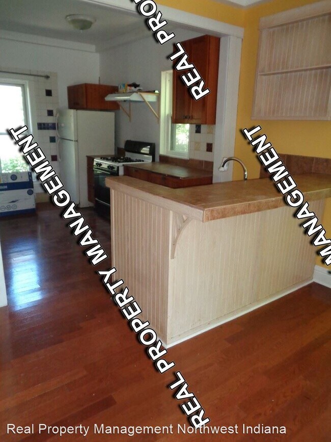 Building Photo - 4 br, 2 bath House - 158 W. Institute Street