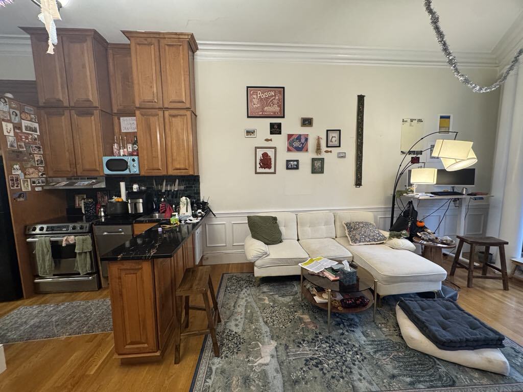 Primary Photo - 163 Beacon St