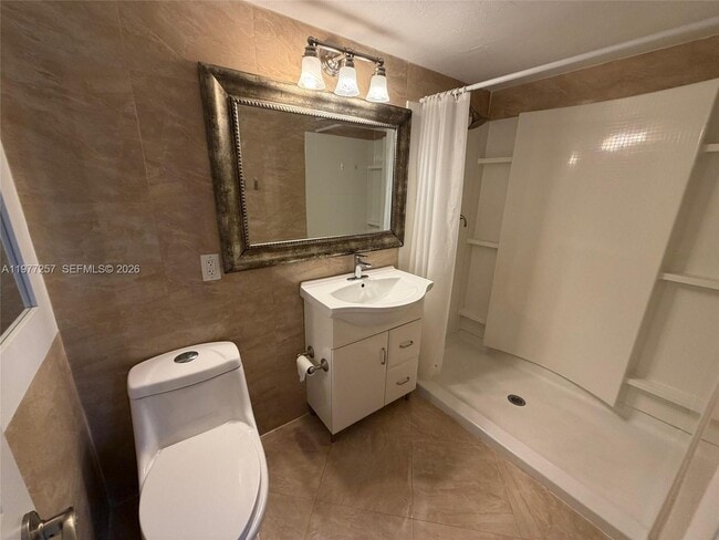 Building Photo - 138 S Cypress Rd