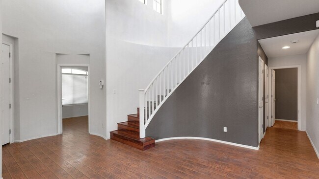 Foto del edificio - Charming 2 story 4BR, 2LR, and a Dent  Hou...