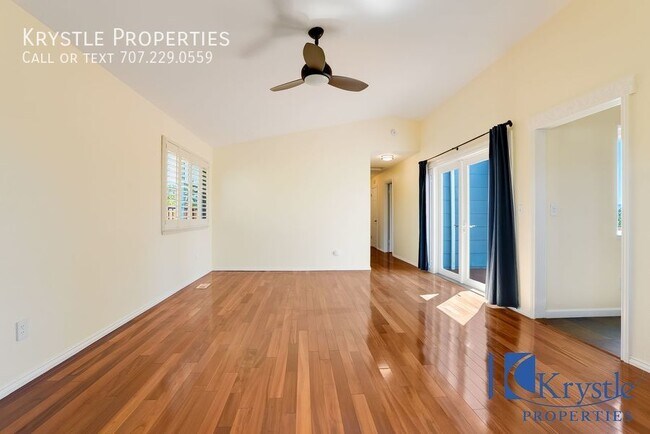 Foto del edificio - Gorgeous Glen Cove home with beautiful upg...