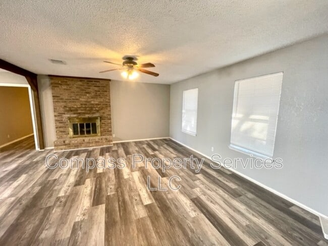 Building Photo - 120 York Dr