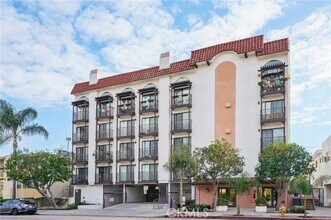 Building Photo - 11162 Camarillo St