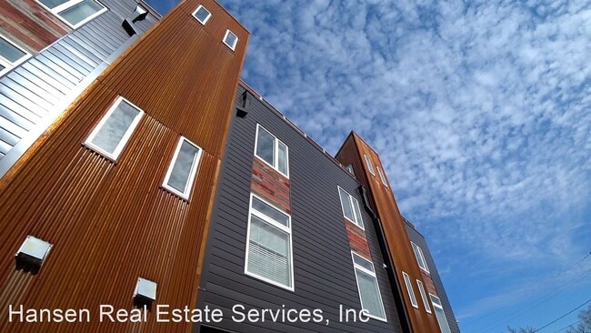 Building Photo - 708 SE 6th St