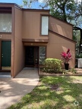 Building Photo - 11 Mid Pines Cir