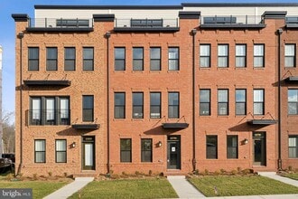 Building Photo - 22798 Tawny Pne Sq